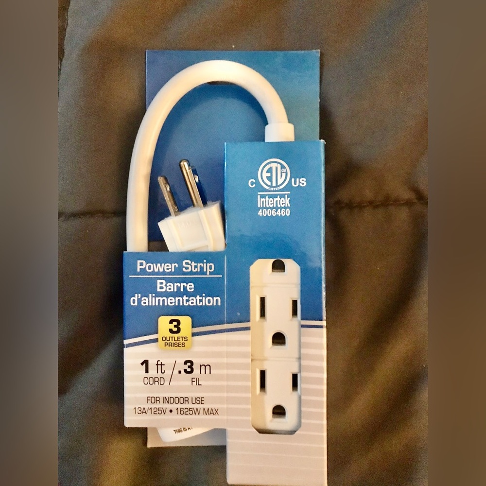 2 Pack - 1 Ft Power Strip /3 outlets + 6 Ft Extension Cord/3 outlets NWT - Picture 5 of 9